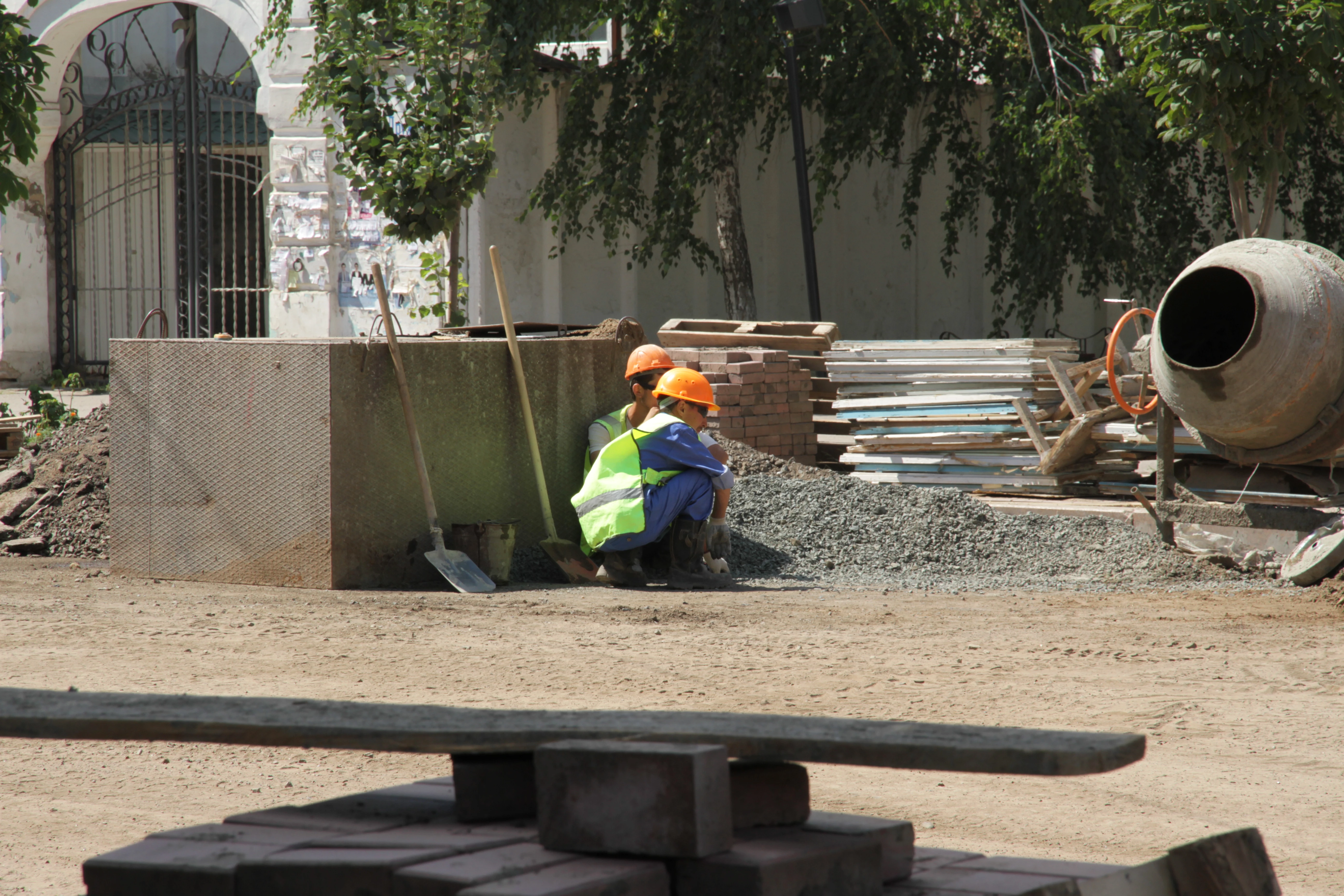 Два миллиарда тенге планируют выделить на благоустройство дворов в Уральске в 2025 году